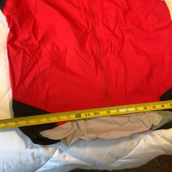 ENDURA, running/ rain jacket, medium, excellent near new condition - Picture 11 of 12